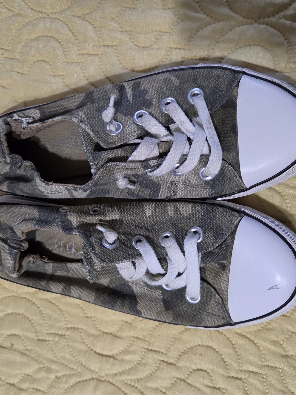 Women's Shoe's - Olive Green Camoflauge Size 9